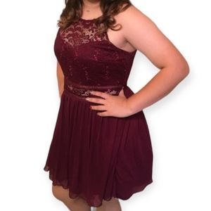 Windsor Dress Size 13 Juniors Sleeveless Lace Sequin Wine Graduation Party